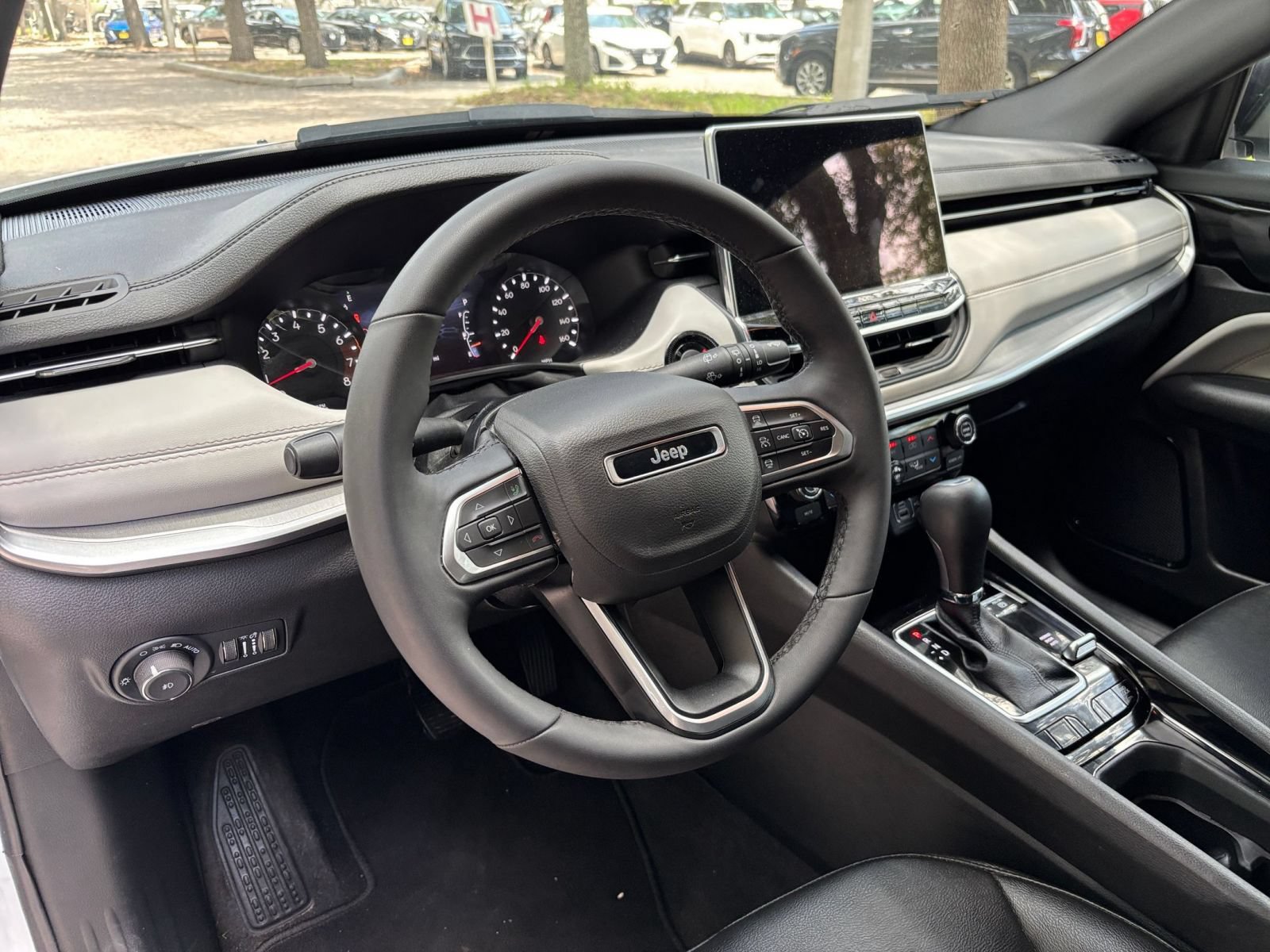 Used 2025 Jeep Compass Limited AWD/4WD image 33
