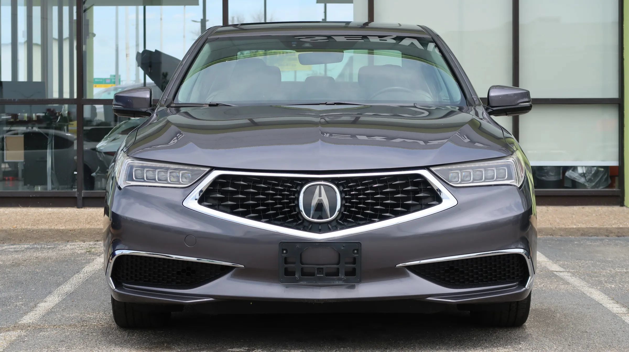 Used 2018 Acura TLX w/ Technology Package FWD image 4
