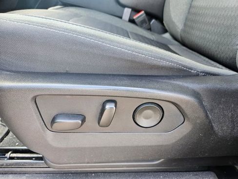 Used 2024 Chevrolet Silverado 1500 LT AWD/4WD image 9