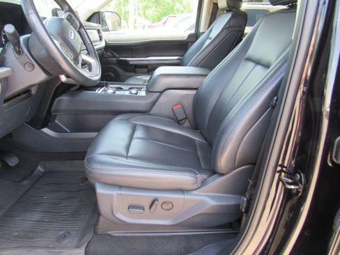 Used 2024 Ford Expedition XLT AWD/4WD image 16