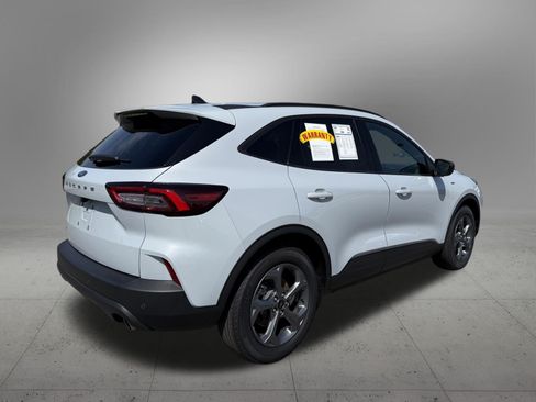 Used 2025 Ford Escape ST-Line w/ Tech Pack #1 FWD image 4