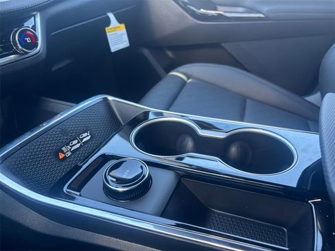 New 2026 Chevrolet Equinox LT w/ Convenience Package II image 28