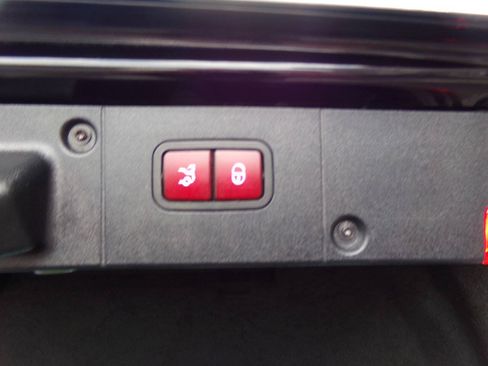Used 2013 Mercedes-Benz S 550 4MATIC image 25