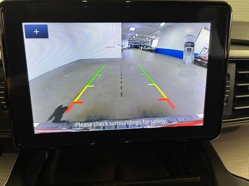 Used 2020 Ford Explorer XLT image 28