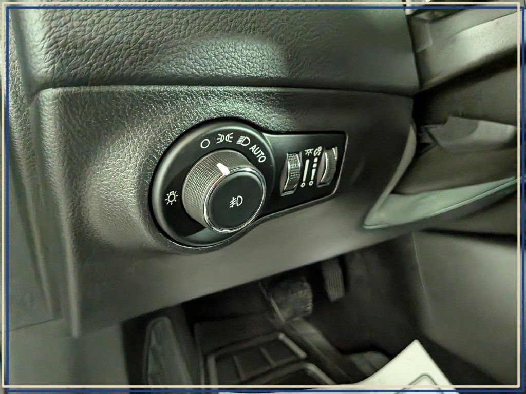Used 2020 Jeep Compass Trailhawk w/ Leather Interior Group AWD/4WD image 19