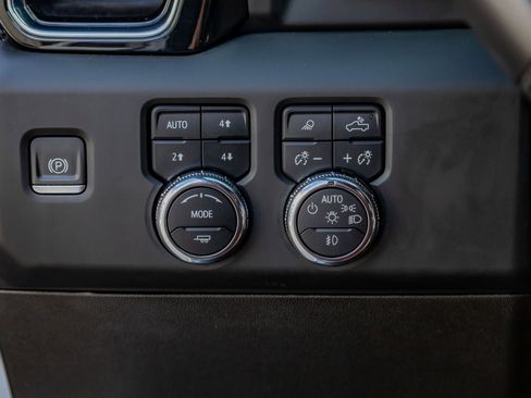 Used 2024 GMC Sierra 3500 Denali Ultimate image 22