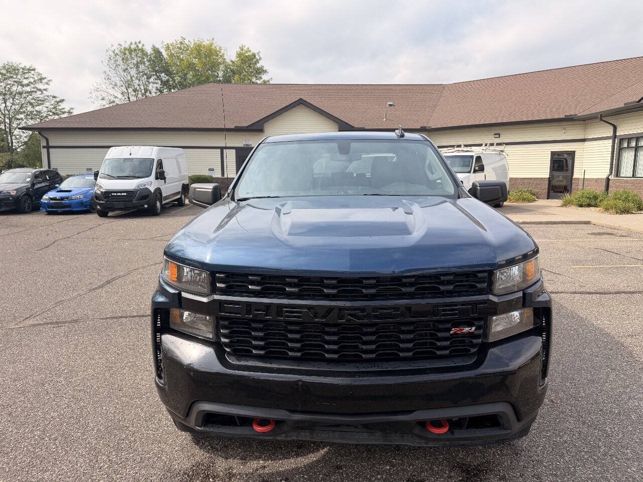 Used 2019 Chevrolet Silverado 1500 Custom Trail Boss w/ Custom Convenience Package AWD/4WD image 8