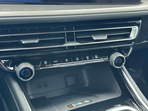 New 2026 Chevrolet Traverse LT w/ Sun and Wheel Package FWD image 14