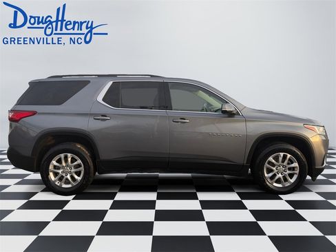 Used 2020 Chevrolet Traverse LT image 6