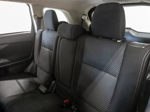 Used 2018 Mitsubishi Outlander ES FWD image 20