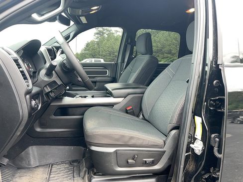Used 2025 RAM 3500 Big Horn AWD/4WD image 12