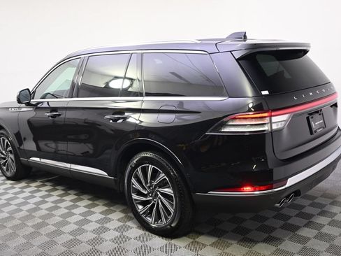 Certified 2025 Lincoln Aviator AWD image 3