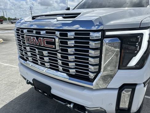 Used 2024 GMC Sierra 3500 Denali w/ Denali Reserve Package AWD/4WD image 21