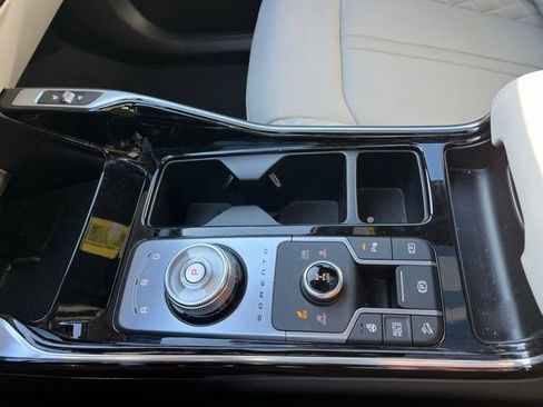 Certified 2025 Kia Sorento SX Prestige image 29