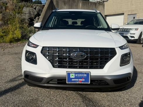 Certified 2026 Hyundai Venue SEL FWD image 10