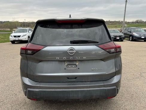 Used 2024 Nissan Rogue SV image 14