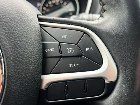 Used 2018 Jeep Compass Latitude w/ Popular Equipment Group FWD image 34