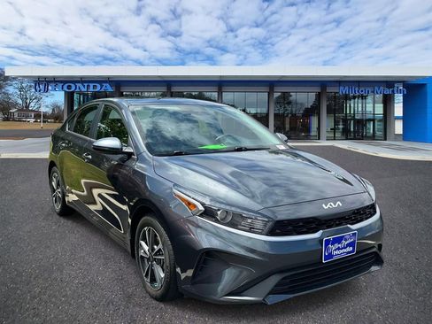 Used 2024 Kia Forte LXS w/ LXS Technology Package FWD image 1
