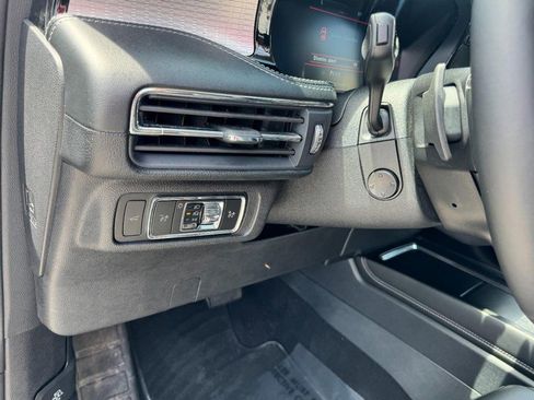 Certified 2023 Lincoln Corsair AWD w/ Equipment Group 101A image 14