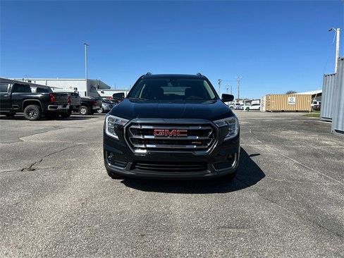 Used 2023 GMC Terrain AT4 image 9