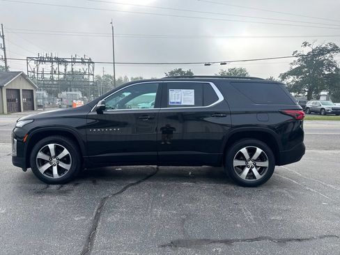 Used 2023 Chevrolet Traverse LT w/ LT Premium Package AWD/4WD image 4