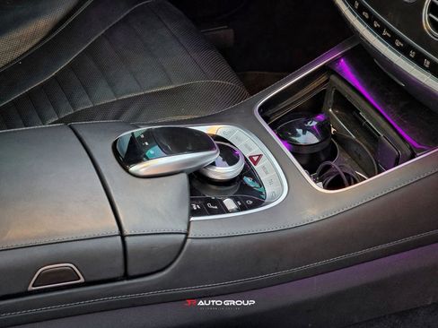 Used 2020 Mercedes-Benz S 560 Sedan image 25