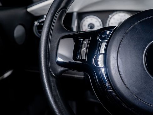 Used 2019 Rolls-Royce Wraith image 39