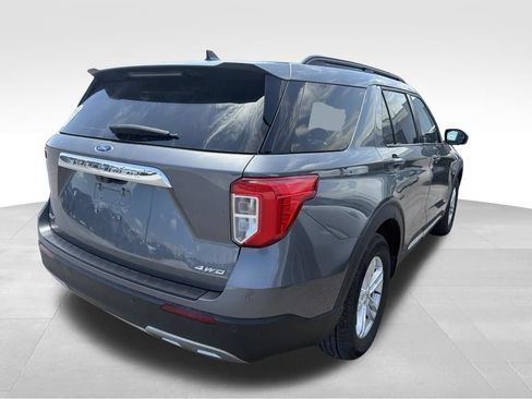 Used 2024 Ford Explorer XLT w/ Equipment Group 202A AWD/4WD image 30