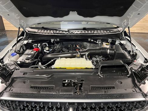 Used 2025 Lincoln Navigator L Reserve AWD/4WD image 17