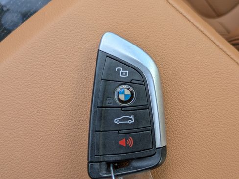 Used 2023 BMW 330i Sedan w/ Premium Package image 36