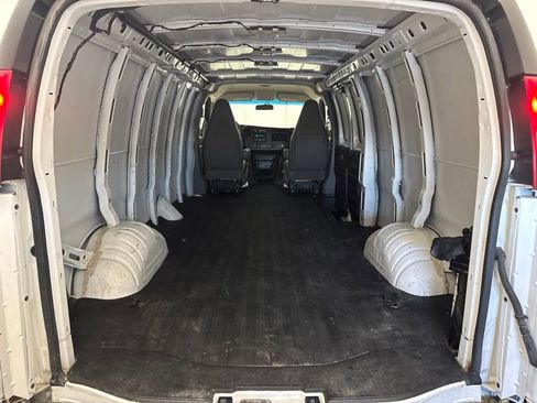 Used 2019 GMC Savana 2500 Extended RWD image 24