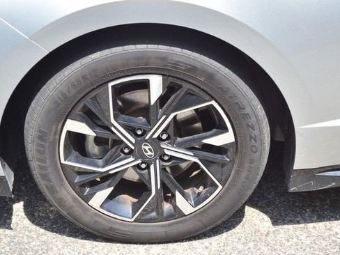 Used 2025 Hyundai Sonata SEL FWD image 13