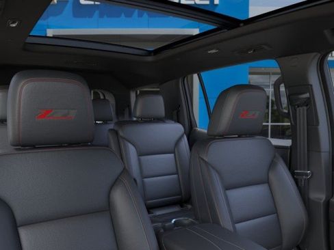 New 2026 Chevrolet Traverse Z71 w/ Enhanced Driving Package AWD/4WD image 24