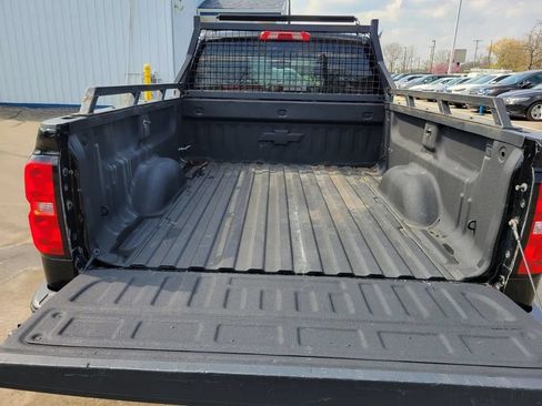 Used 2018 Chevrolet Silverado 1500 Custom w/ Custom Convenience Package AWD/4WD image 17