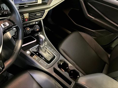 Used 2019 Volkswagen Jetta SE FWD image 17