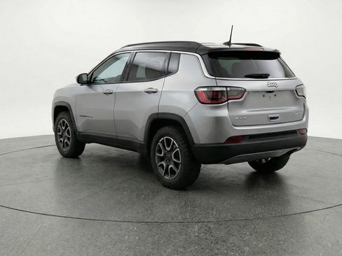 Used 2025 Jeep Compass Trailhawk AWD/4WD image 6