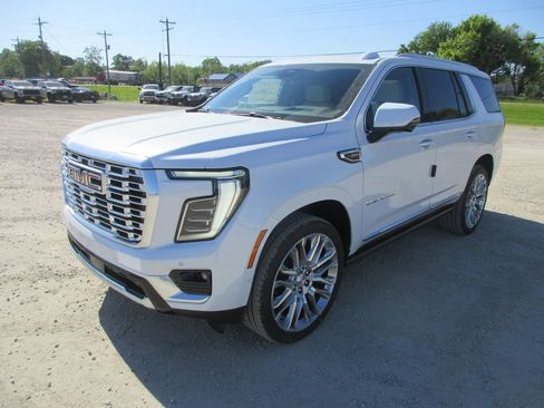 New 2026 GMC Yukon Denali w/ Denali Reserve Package AWD/4WD image 9
