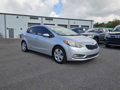 Used 2016 Kia Forte LX FWD image 2