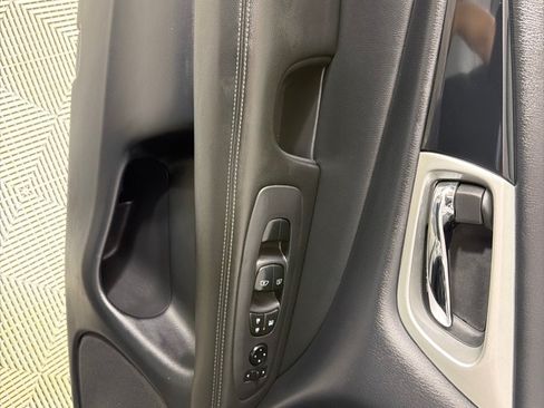 Used 2019 Nissan Pathfinder SV FWD image 11