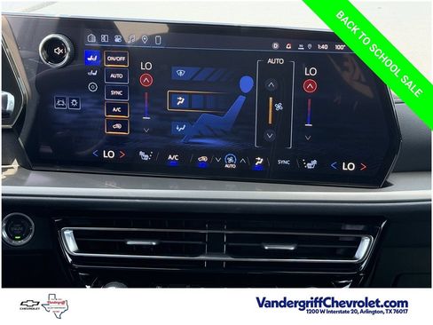 Used 2026 Chevrolet Traverse LT FWD image 16