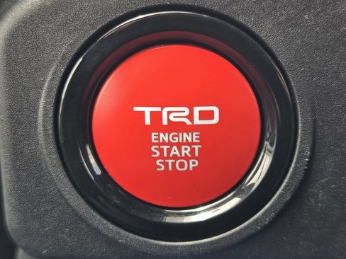 Used 2025 Toyota Tacoma TRD Off-Road AWD/4WD image 22
