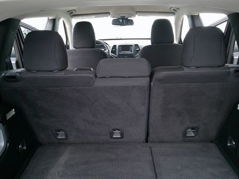 Used 2016 Jeep Cherokee Latitude image 9