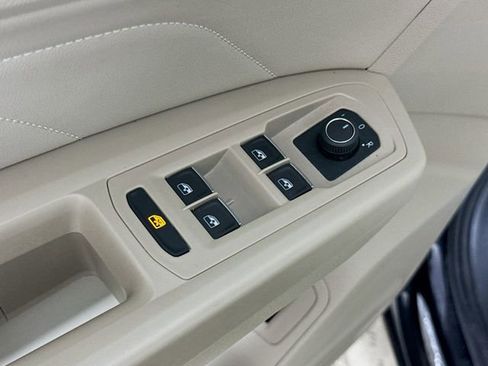 Used 2023 Volkswagen Atlas SEL image 19