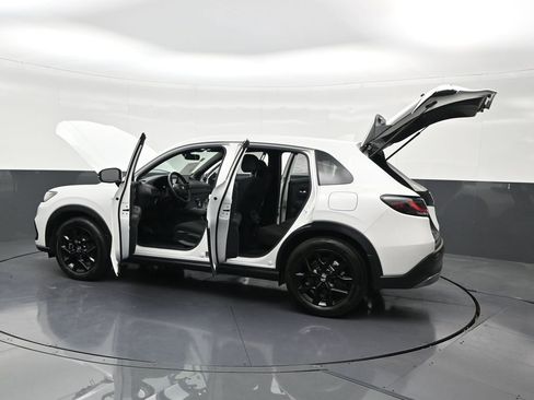 Used 2025 Honda HR-V Sport image 36
