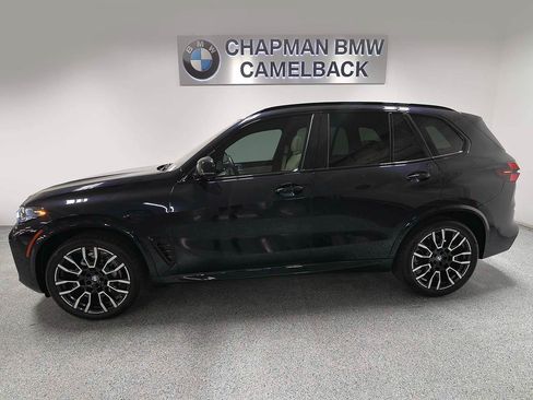 Used 2024 BMW X5 xDrive40i w/ M Sport Package AWD/4WD image 3