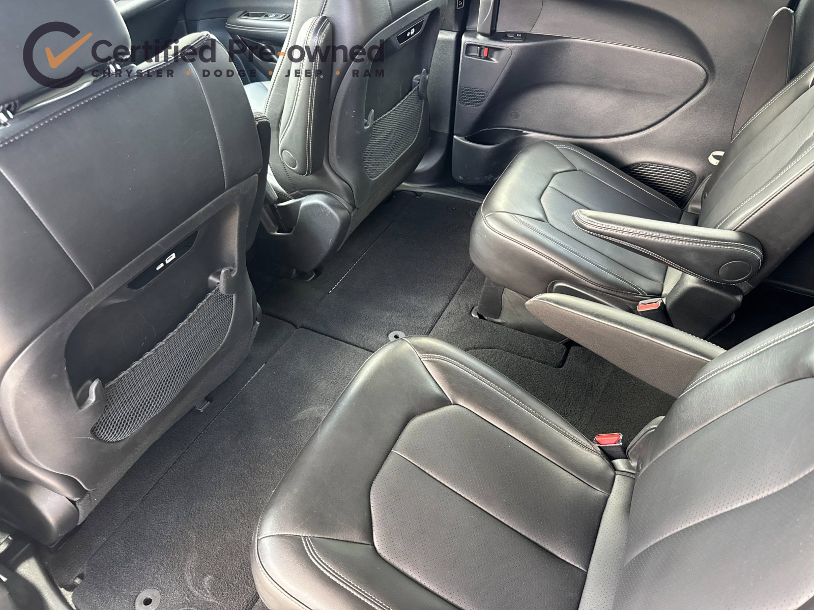 Certified 2025 Chrysler Pacifica Select FWD image 13