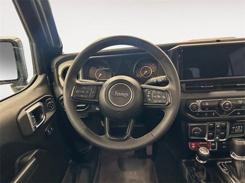 Used 2024 Jeep Gladiator Sport image 12