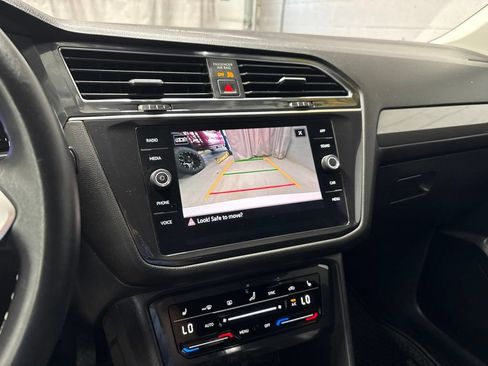Used 2022 Volkswagen Tiguan SE AWD/4WD image 14