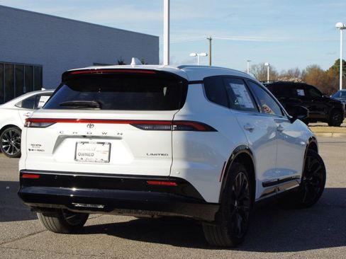 New 2025 Toyota Crown Signia image 22