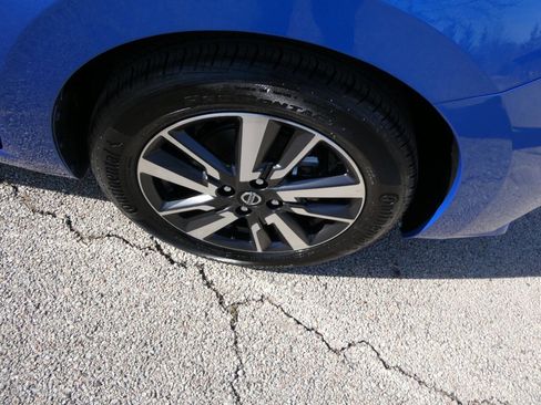 Used 2021 Nissan Versa SV image 24